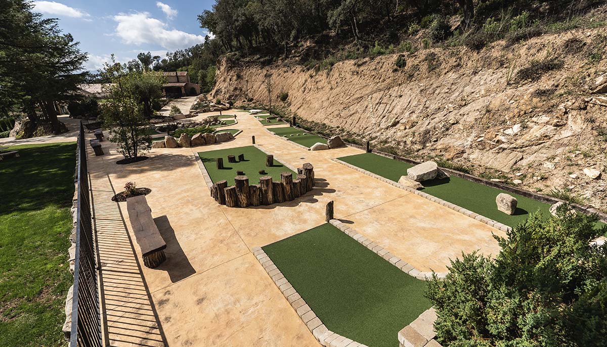 exterior-minigolf_0000s_0000s_0000_01